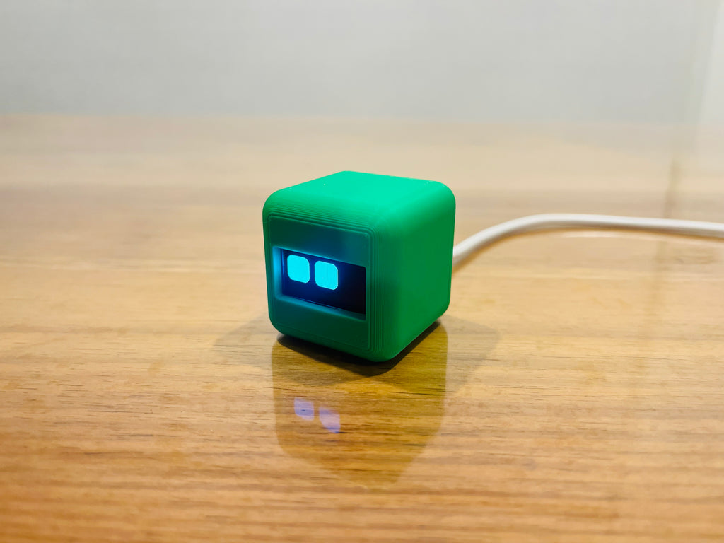 BaseBot: Simplistic desktop robot