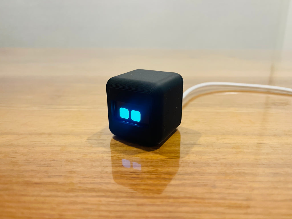 BaseBot: Simplistic desktop robot